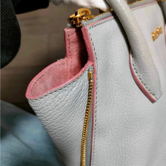 Miu miu 2 way barely use - Picture 4 of 16